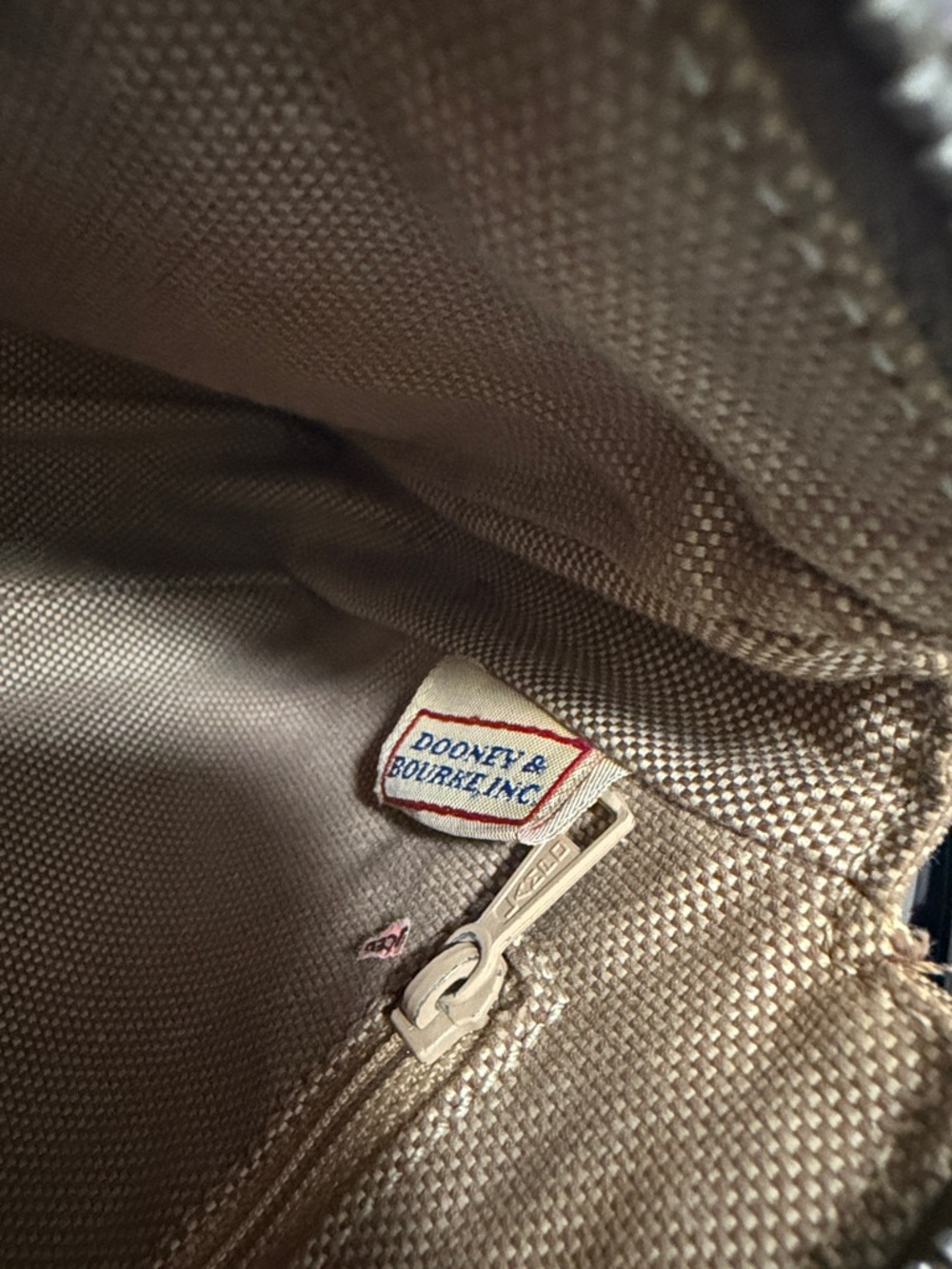 Vintage Made in ITALY Dooney & Bourke Beige Monogram Shoulder Bag - Picture 4 of 11